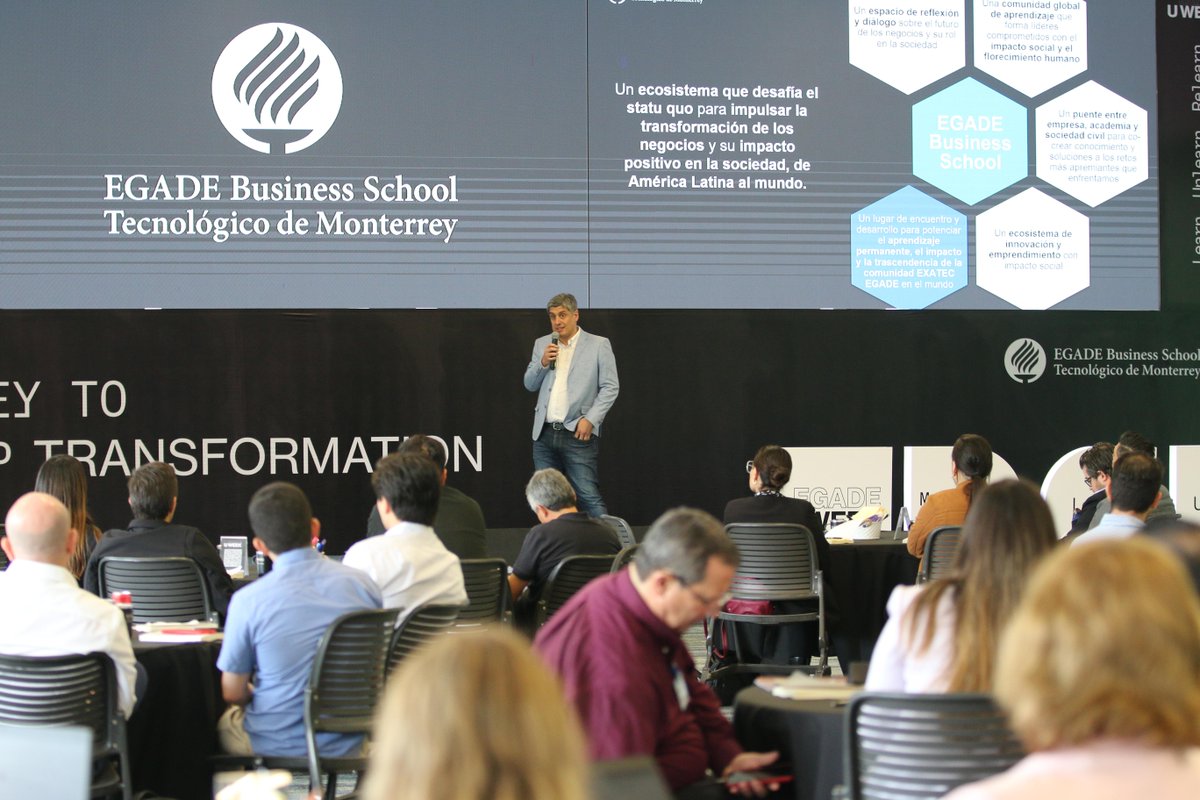 egade's tweet photo. 🚀¿Cómo desde la transformación personal y de las organizaciones podemos desafiar el statu quo? Con esta pregunta @H_Arredondo dio inicio a #EGADEUWeek, una experiencia de aprendizaje intensiva de tres días exclusiva para nuestras y nuestros egresados. https://t.co/uod04BzvwU