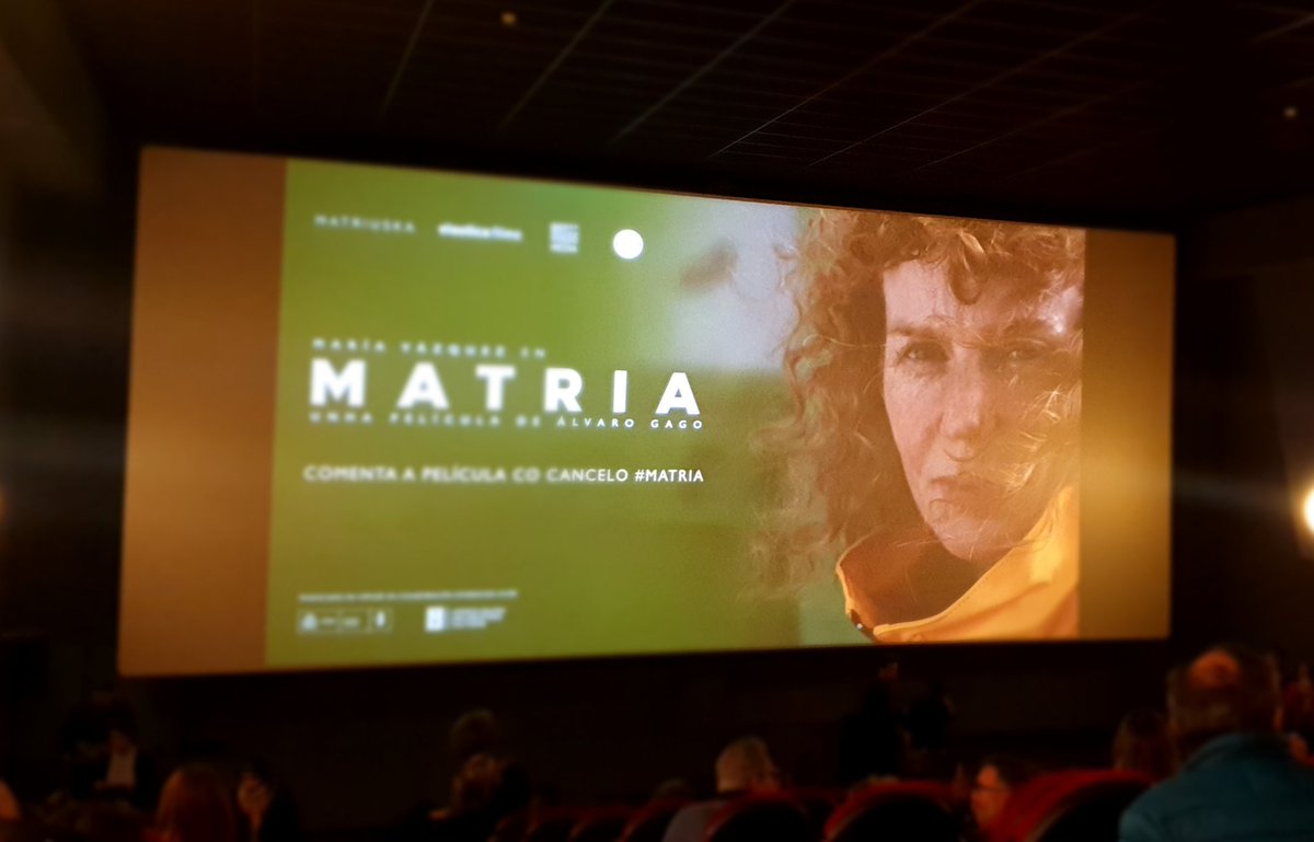 de_beauvoir's tweet photo. #Matria é unha auténtica marabilla de película. Aínda coa pel de galiña!

Ramona é unha pedazo de muller que loita entre a precariedade, o machismo e a procura dunha vida digna para Estrella. E remata atopando o seu camiño. 😌

🎬 Non a perdades!

Bravísima María Vázquez!! 💜 https://t.co/P1kEcTPMad