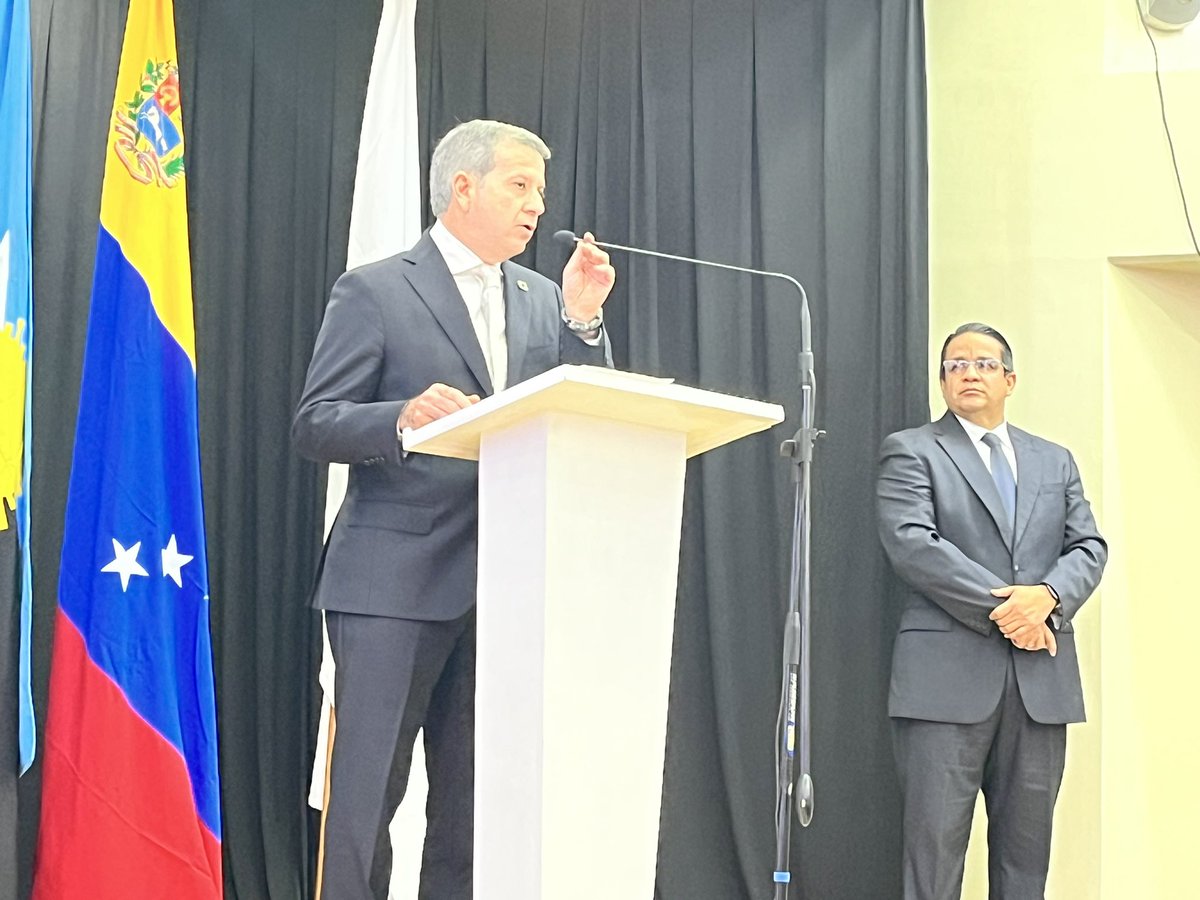 camaramaracaibo's tweet photo. #23Mar Orden Cámara de Comercio de Maracaibo en su clase persona jurídica a las empresas zulianas  @PasteDolcissimo y @Opticolor #AsambleaCCM https://t.co/Tc5GU2EwpT