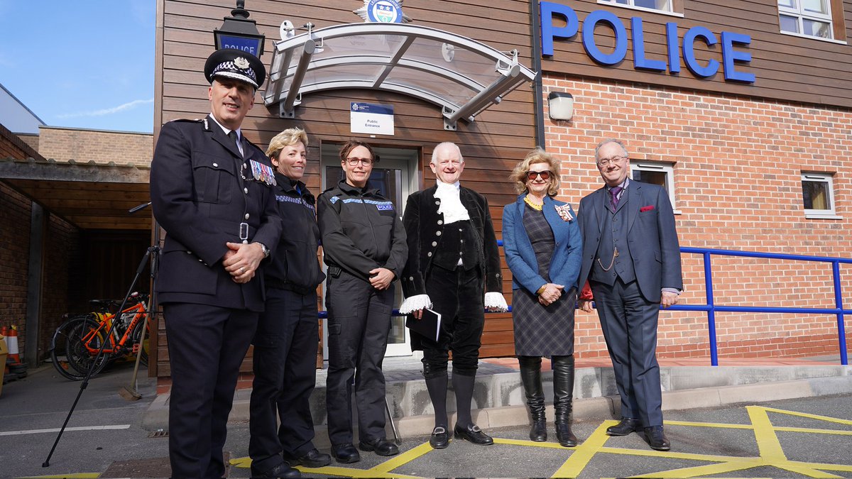 Honoured today to open Rutland Police Station's Front Enquiry Office in Oakham with Chief Constable, @LeicsPCC, @RutlandLL and local officers. This will mean greater access to police and will be very well received. The previous office in council offices closed when COVID struck
