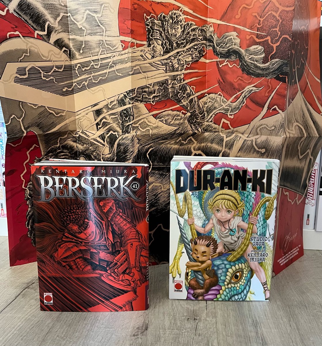VivaErManga's tweet photo. 💥¡Sorteazo que tenemos gracias a @NostromoComics donde regalamos este pack de ‘Berserk’ 41 + ‘Dur-An-Ki’!💥

Participa:
🏃🏻‍♂️Sigue a @NostromoComics y @VivaErManga
👫Comenta nombrando 2 amigos con #Berserk 
🔄♥️ RT y LK este tuit
🇪🇸Sólo España
📆Hasta 29/03 - 23:59h https://t.co/S8iyuqvg3U