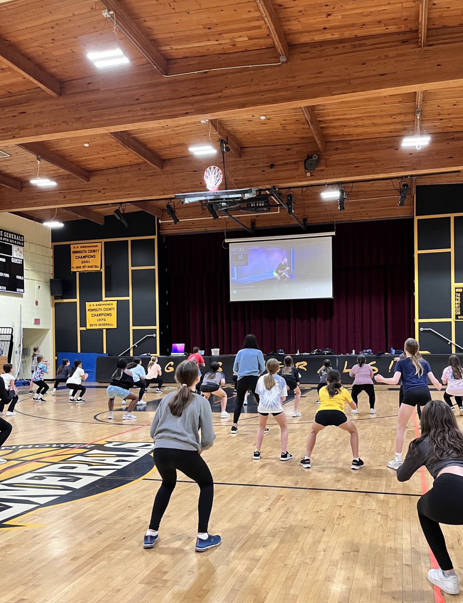 Ms. Snow tweet media