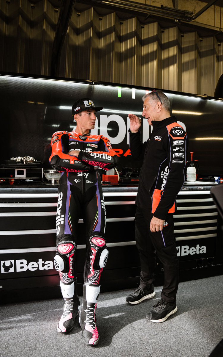 AleixEspargaro's tweet photo. Let's go racing! 🔥✊ https://t.co/eYLCxqfcxe
