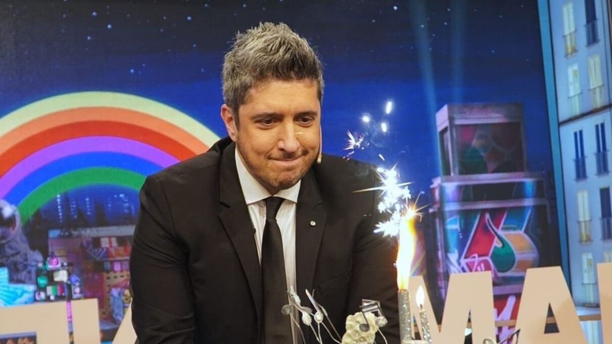 TENDENCIASok's tweet photo. A QUIEN LE CREES?

LUCAS BENVENUTO 👉 RT

JEY MAMMON 👉 FAV 

#LaPeñaDeMorfi https://t.co/zCDfseoh5B