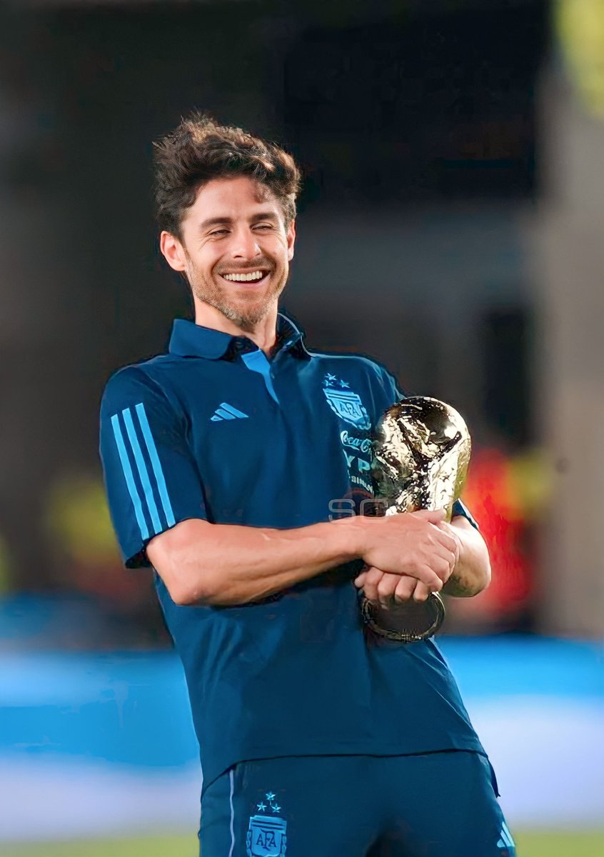 🏆 Pablo César Aimar con la Copa del Mundo, una foto que se hizo esperar varios meses...