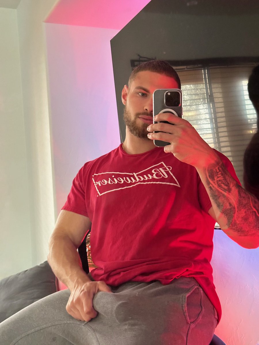 GamingVerity's tweet photo. Notice anything? #fitness https://t.co/a9hTduqucg