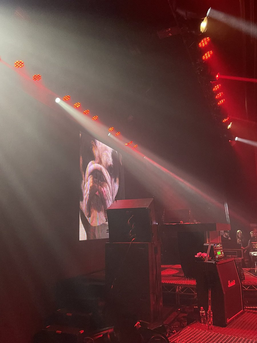 KayzoMusic's tweet image. I’ve decided during all changeovers on tour that we do a beef montage 😭