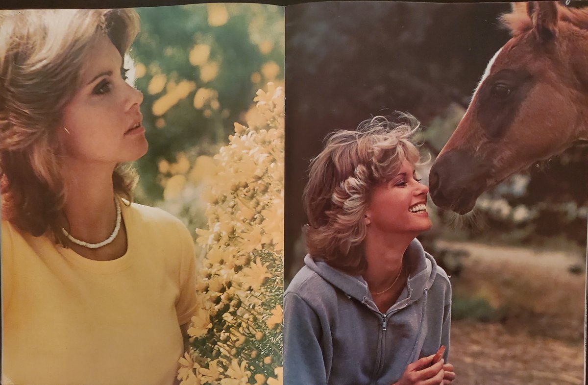 AllYearsCombine's tweet photo. OLIVIA NEWTON-JOHN 1976 Tour Program #OliviaNewtonJohn #Tourprograms #Music #Alltheyearscombine https://t.co/Oemxn7v6QU