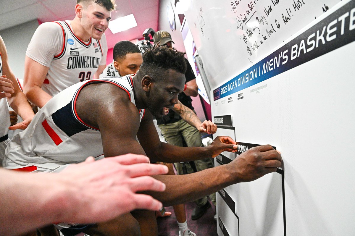 UConnHuskies's tweet photo. STILL DANCING ‼️🕺

#BleedBlue | #Made4March https://t.co/hPLViTgv7h
