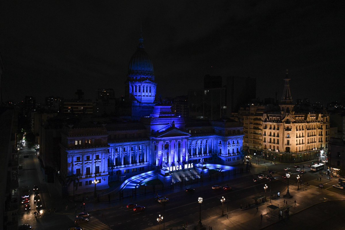 DiputadosAR's tweet photo. En el marco del Día Nacional de la Memoria por la Verdad y la Justicia, el Congreso se iluminó para seguir diciendo Nunca Más. 

#40AñosDemocraciaSiempre https://t.co/0SoghGoYJ5