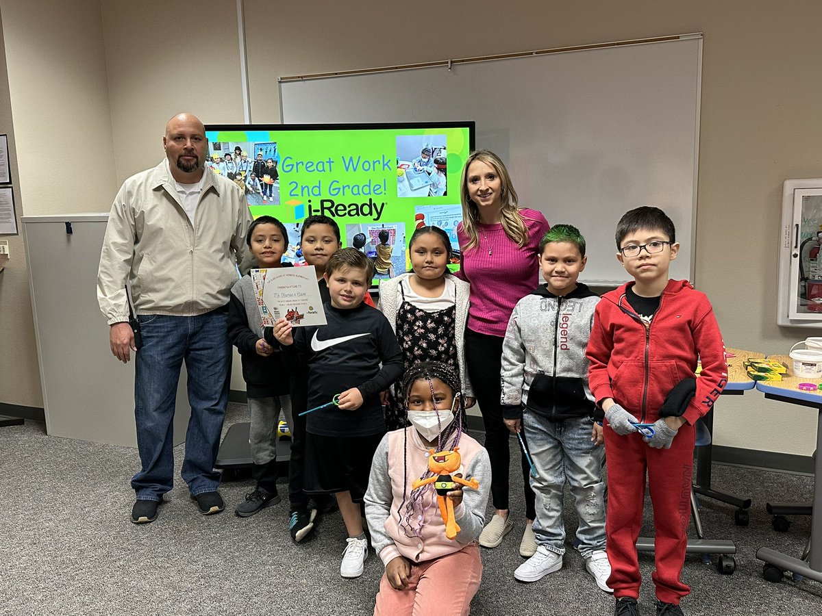 horizoncoyotes's tweet photo. Congratulations to Ms. Kalman’s class for getting the "top class" award for iReady for Horizon! https://t.co/35ljKgp9PP