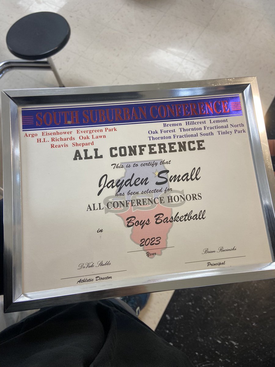 jayde3n_'s tweet photo. Blessed 💛💜 @ssuburbanhoops https://t.co/I801E1utX8