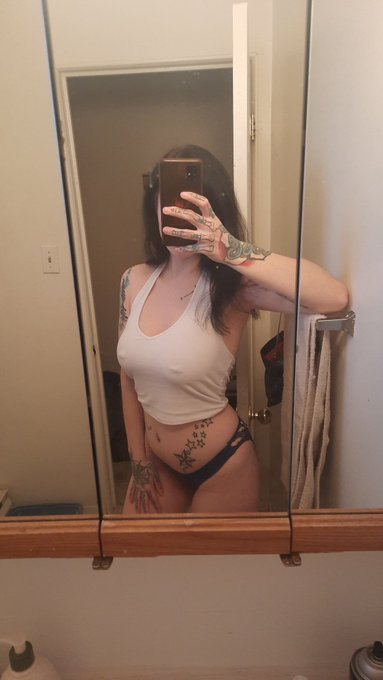 felt cute today but had absolutely 0 to do🫠  . . &bull; mirror &bull; bathroom &bull; nips &bull; tits &bull; tatts &bull; https://t<a href="/tag/tittytuesday"class="tags"><span>#tittytuesday</span></a>