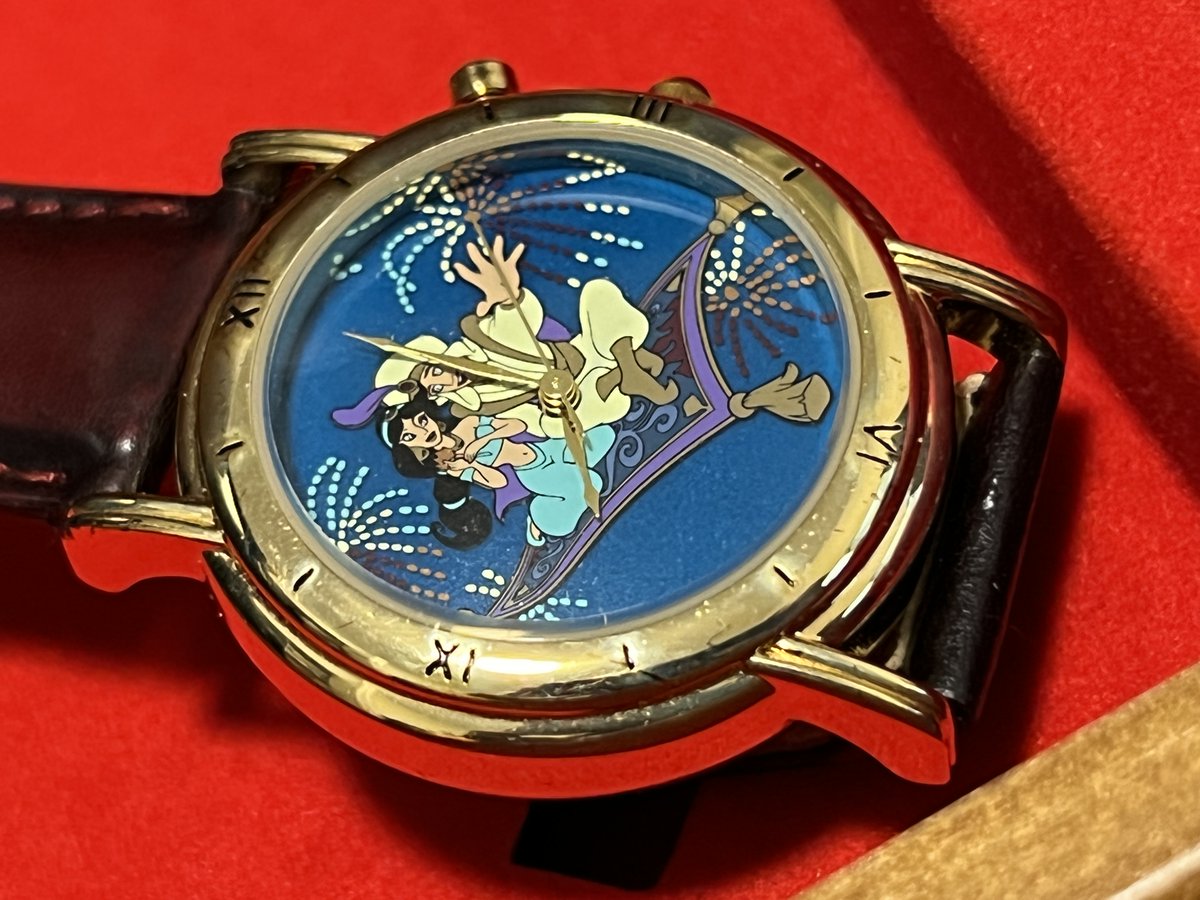 TeriE's tweet photo. RARE! VINTAGE Watch Disney FOSSIL & Music Box Aladdin w/Jasmine #LIMITEDEDITION #Numbered 5688/7500 NEW #Aladdin #Jasmine #FossilWatch #disneywatch #DisneyMusicBox #disneystore #vintage90s #disneyland #RAREdisney #Giftidea #NOS #ebayfinds https://t.co/mHv9n24c54 #eBay via @eBay https://t.co/S1fvlINgDz