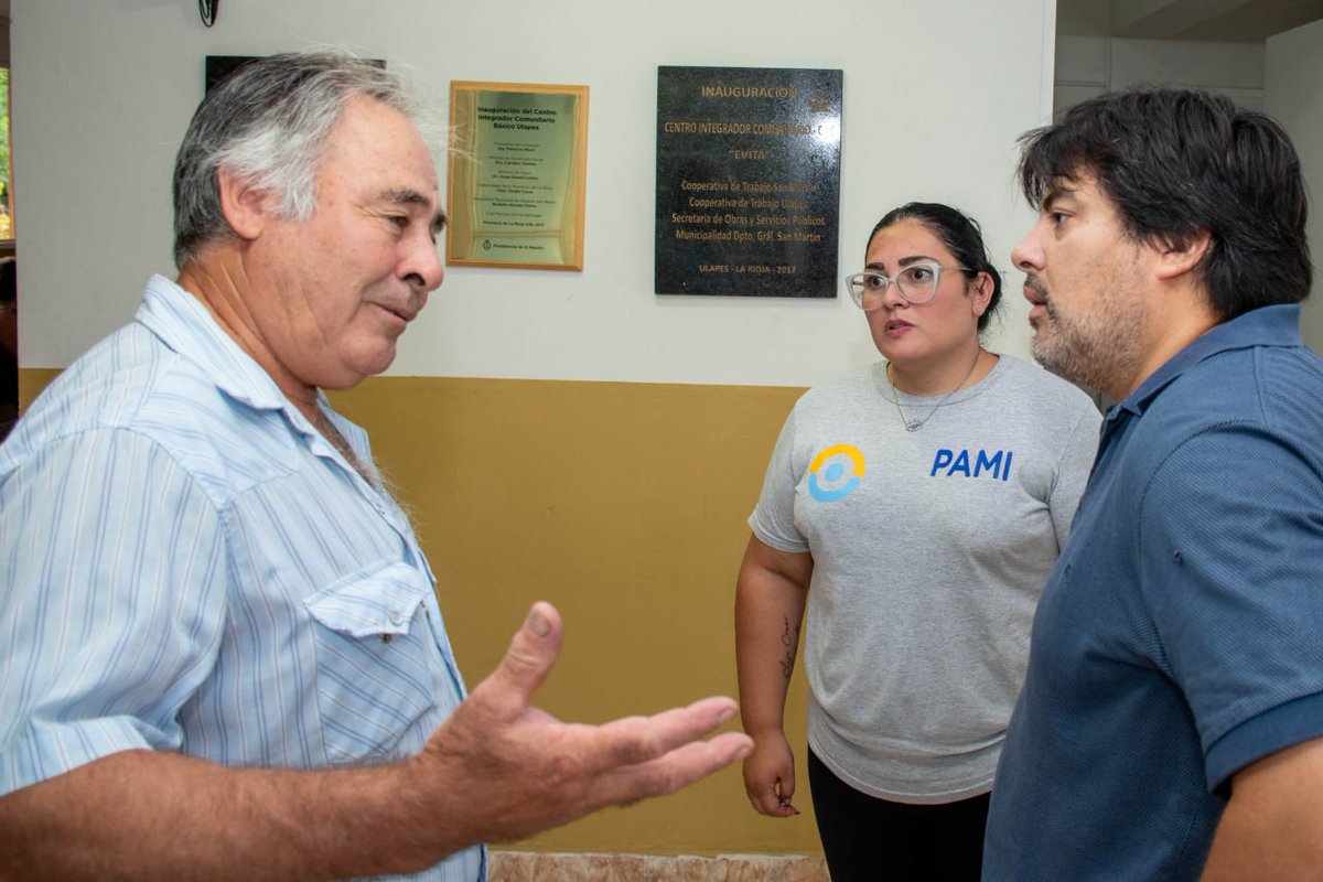 Danilofloresok's tweet photo. Abordaje territorial en #Ulapes llevamos los servicios a nuestras afiliadas y afiliados, tramites médicos, afiliaciones, credenciales, fisiatría, medicamentos, padrón diabéticos, de sociales, subsidios y demás diligencias @PAMI_org_ar
@luanavolnovich
@QuintelaRicardo https://t.co/kPfIz39iYn