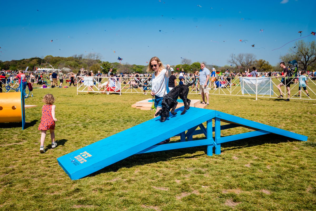 abckitefest's tweet photo. Calling all dog owners! @AustinSubaru is sponsoring this year's #ABCKiteFest Pet Zone and we know the dogs are going to have the best day ever thanks to them! 🐶🐾 There will be a variety of dog-friendly activities, including a three-ring jump and tunnel run. https://t.co/baJKfWPuVZ