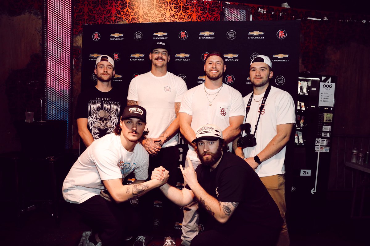 _willcompton's tweet photo. Austin, TX and @vulcanatx wasmagical.

MASSIVE THANK YOU to everyone who came out and supported‼️

Got to chat with some folks that travelled in from Utah, California, Ohio.. it was unreal.

You guys are the best. https://t.co/ktS3Rm7U25