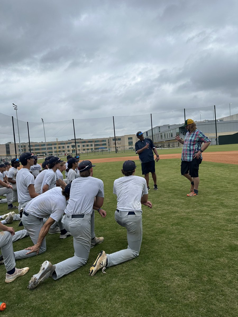 It’s been a minute, actually 22 years, since Jeff Niemann worked his way up from <a href="/BaseballLamar/">Lamar Texans Baseball ⚾️</a> on his way to the MLB, <a href="/RaysBaseball/">Tampa Bay Rays</a>, via <a href="/RiceBaseball/">Rice Baseball</a> - All American and 2003 National Champions. Thank you for the visit, wisdom and inspiration. Timeless. <a href="/lamarhs/">Lamar High School</a> <a href="/RitaGraves16/">Rita Graves</a>