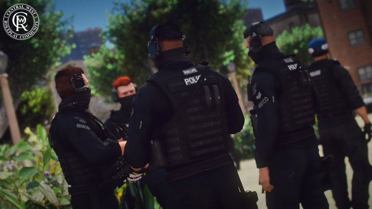 CWRPC_Phillips's tweet photo. Over the last Few Days we had 3 Large incidents 
A male with stab wounds who was treated by our Ambulance Colleagues
2 Firearms Deployments with one male transporting Firearms and the other a Gang member who was attempting to murder someone
Safe Conclusion to all!
#Fictional https://t.co/Ev032yqO7z