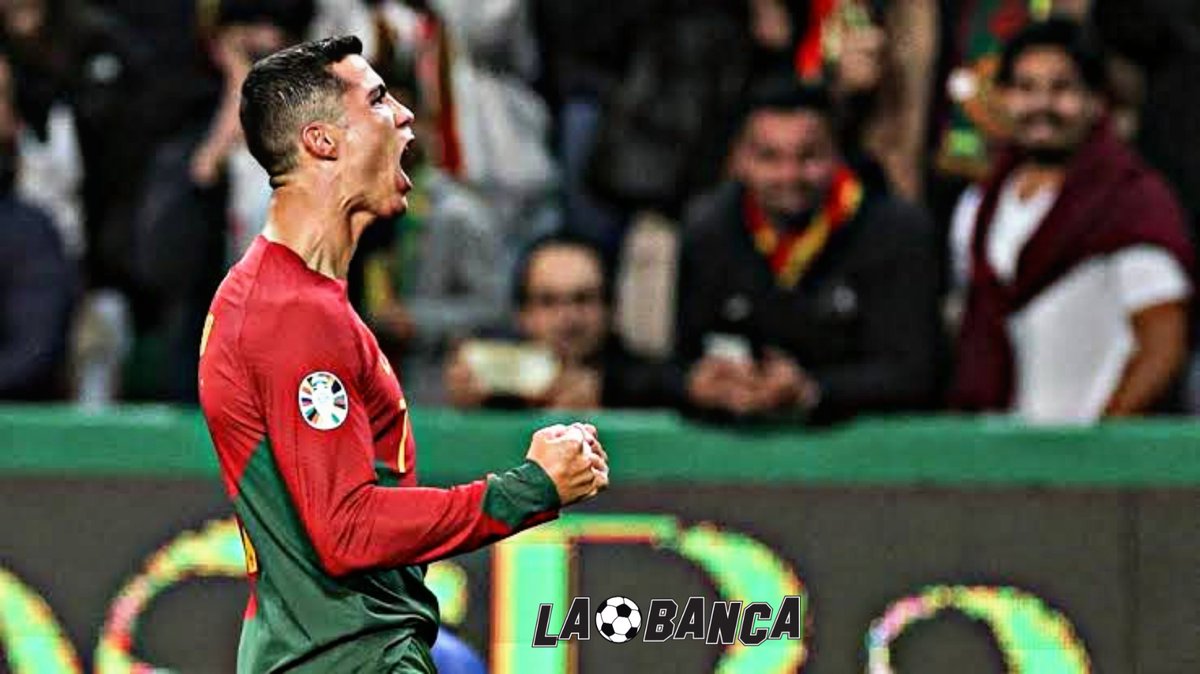 🚨 ¡OTRO RÉCORD DE CR7! 🚨 Cristiano Ronaldo jugó e hizo 2 goles en el Portugal vs Liechtenstein. Más allá de que sigue anotando, en ese juego llegó a 197 apariciones con su selección y se convirtió en el jugador con más partidos internacionales en la historia. ¡Leyenda!