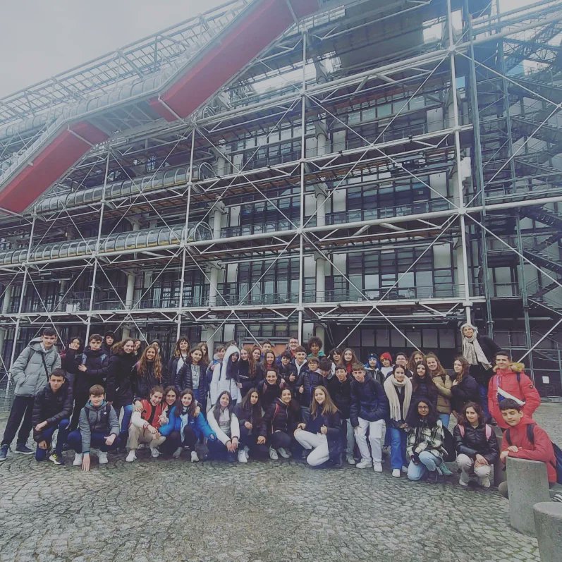 iesezequiel's tweet photo. La semana Internacional 🇨🇵🇪🇦🇪🇺de l@s alumn@s del #iesezequielgonzalez va avanzando 👏👏
París 🗼, aunque este gris☔🌧️, no defrauda❤️

👉Disfrutad de la experiencia viajera 👈
@CEIPMartinChico
@Colegiotrescas3
@colegio_soto

#yodelezequiel 
#venalezequiel 
#somoselezequiel https://t.co/wyPFmRvFDr