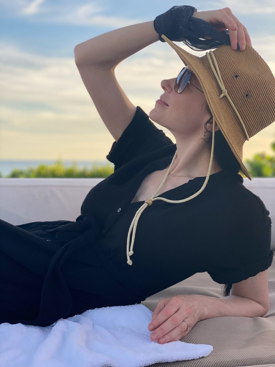 LauraPrepon's tweet photo. #Throwback to spring break past… hope you’re all getting a moment of self care! #tbt https://t.co/bcWHgQBZIC