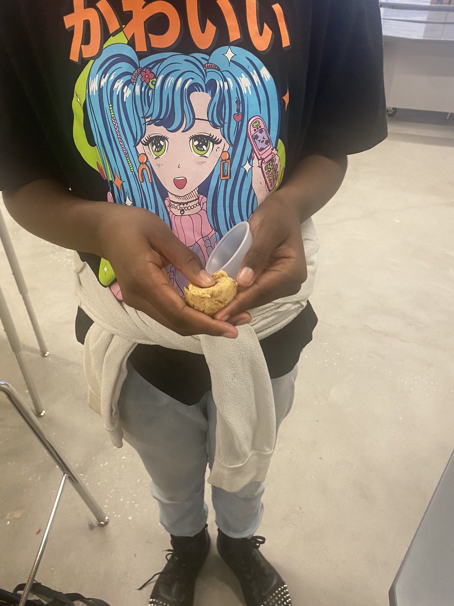 JamieFieldhouse's tweet photo. #6thGradeScientists @VistaRidgeMS have been using cake ball models & 3D chalk drawings to explore layers of the Earth! 🌍 @KISD_Science @MsAttleeVRMS #EveryPanther https://t.co/bvcnkeSDeJ