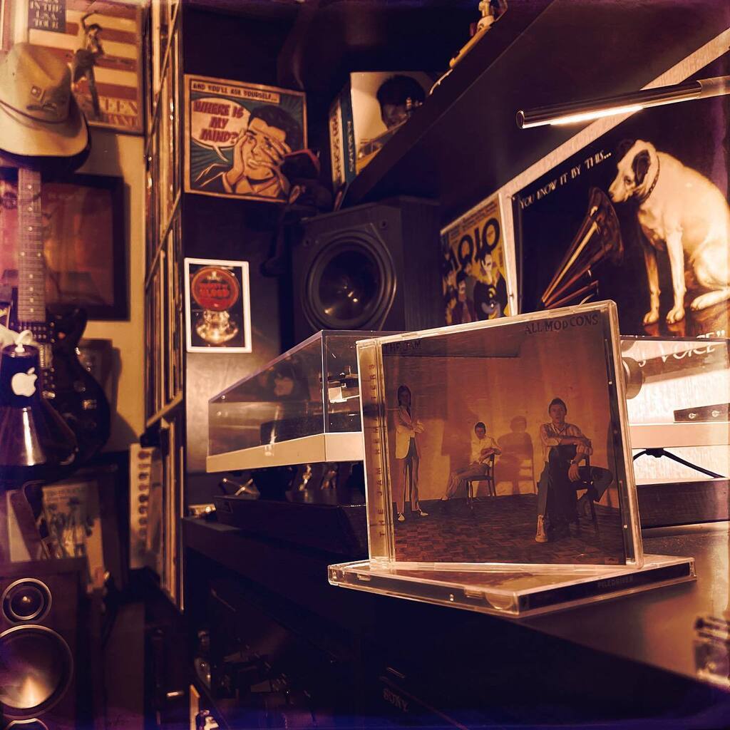 stevekelly11's tweet image. #nowplaying #allmodcons #thejam #stevesrecords #cds #recordcollector  #Hipstamatic #Mark #MountRoyal