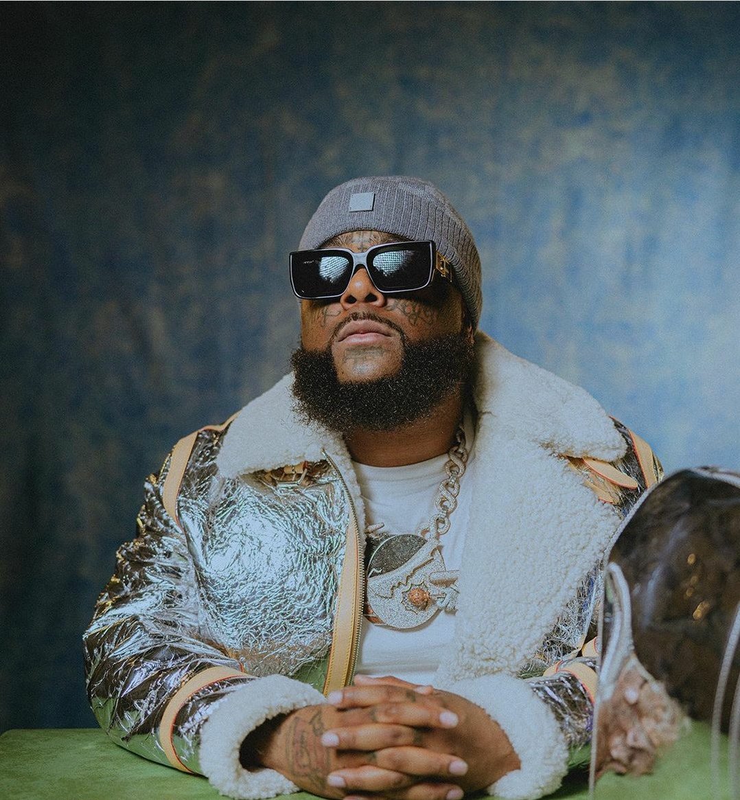 THAREALSHAKE's tweet photo. Uhoh #HalfwayThere bout to drop!! $cshakedown @03Greedo  #HalfwayThere #Midnight #JordanDowns #03Greedo https://t.co/MA6dcF1bwg