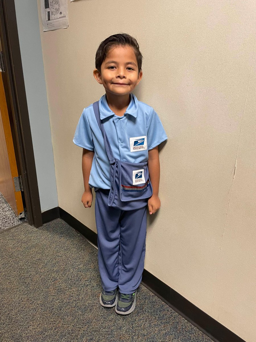 MahanayStars's tweet photo. As we celebrate Career Week, our Stars were asked to dress like what they want to be when they grow up! They understood the assignment! #LetsFly2223 https://t.co/Tjl1SUpaNK