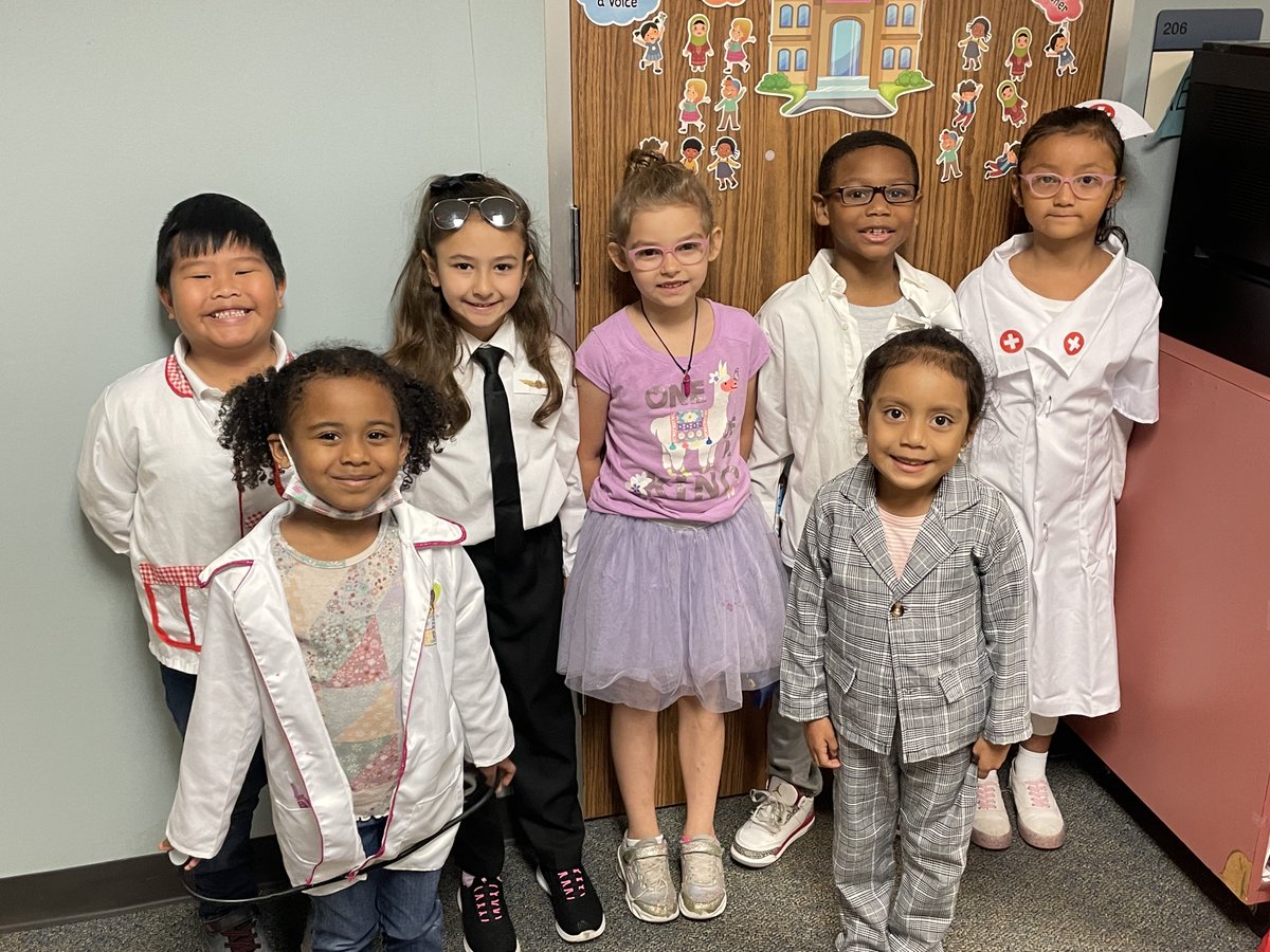 MahanayStars's tweet photo. As we celebrate Career Week, our Stars were asked to dress like what they want to be when they grow up! They understood the assignment! #LetsFly2223 https://t.co/Tjl1SUpaNK