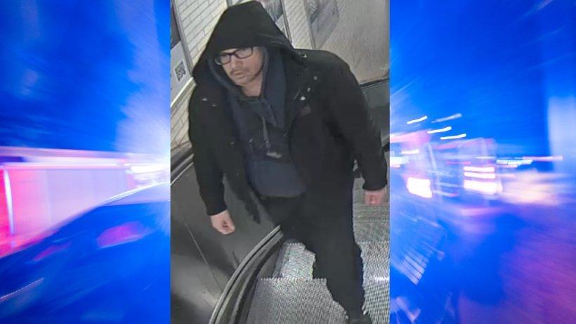 BM_Polizei's tweet photo. Mit Bildern aus einer Überwachungskamera bittet die Polizei Berlin um Mithilfe bei der Suche nach einem Tatverdächtigen. https://t.co/6bNNiRGdpr https://t.co/MZECZA7m16