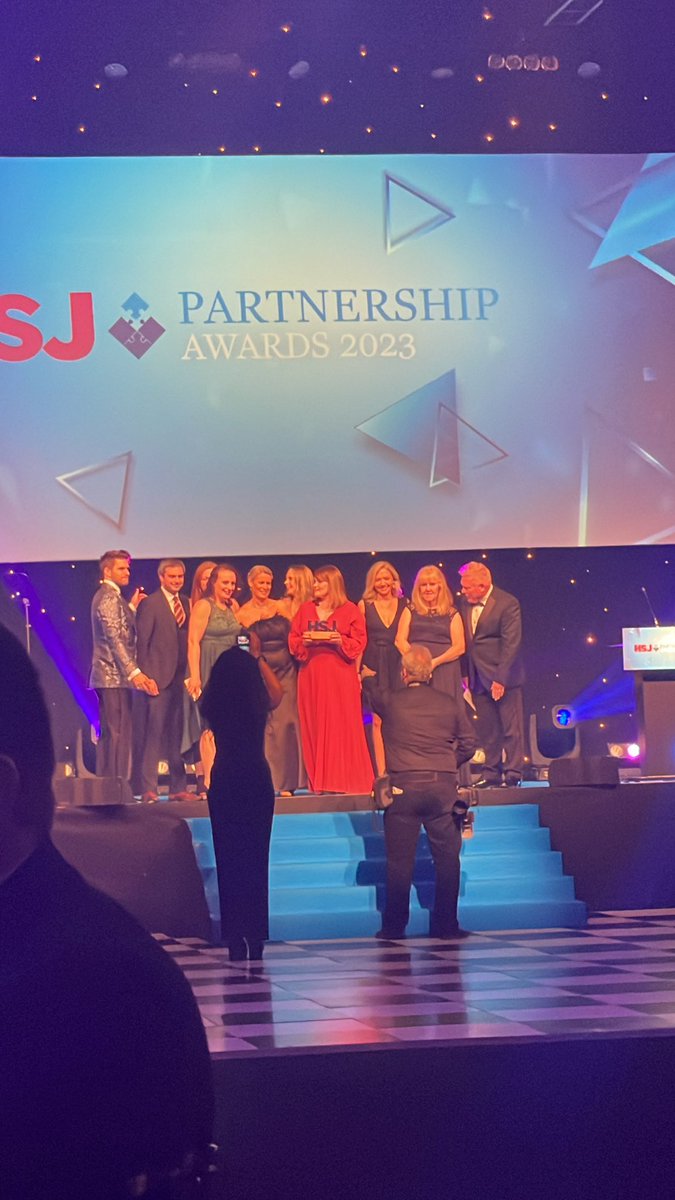 The Most Effective Contribution to Improving Cancer Outcomes is awarded to @UHBD <a href="/VisionRTLtd/">Vision RT</a> <a href="/SGRTCommunity/">SGRT Community</a> The project is an excellent example of patient-centred care. #HSJpartnershipAwards #winners