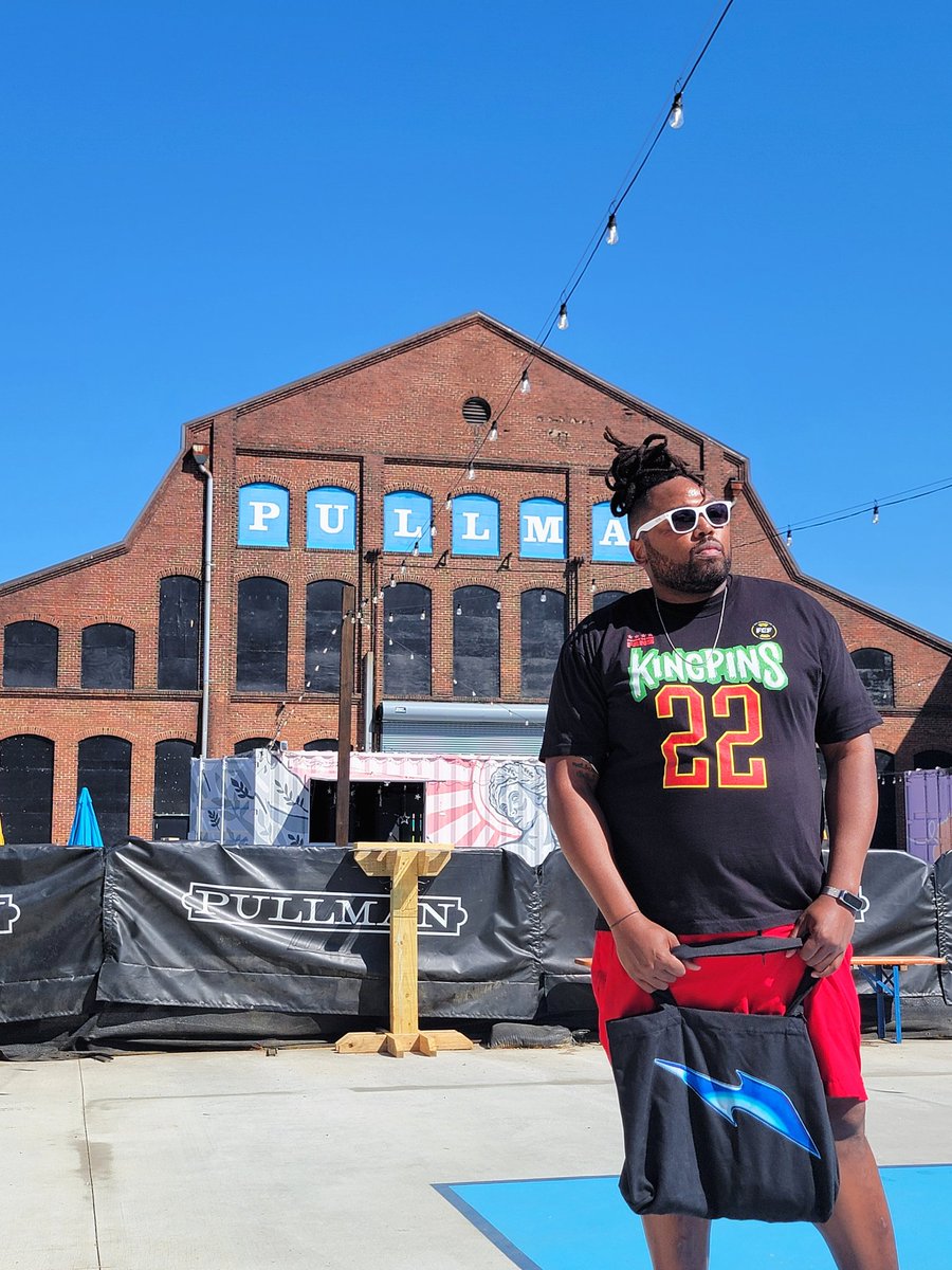 iamowenrogers's tweet photo. Apparently pickleball is thing, and Atlanta has pro team @AtlantaBouncers. This week I took my #blockchaindrip to the @pullman_yards Yards courts a the MLP Daytona watch party https://t.co/Ky5tttR7EB