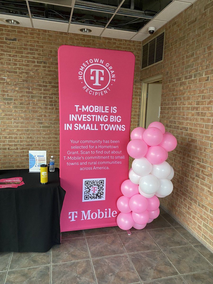 Great to see T-Mobile investing in the City of Kankakee #hometowngrant #TMobile <a href="/db_bezz/">David Bezzant</a>  <a href="/4everJod/">JoD Holli</a>