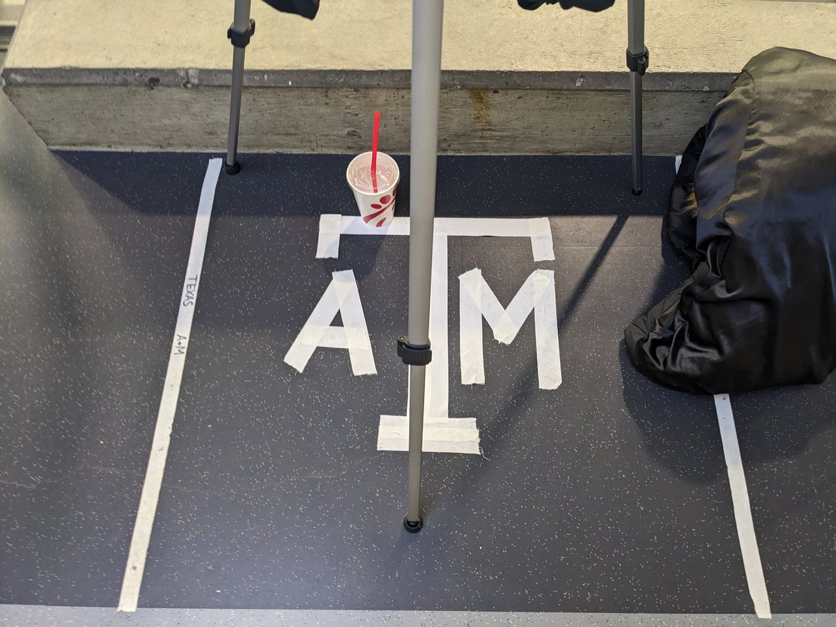 PatrickKinas's tweet photo. Day 2 of Men's @NCAA #Swimming & #Diving Champs 🏆 in #Minneapolis
500FR (#Johnston,#Hobson),200IM (#Marchand!) & 50FR (#Crooks,#Liendo,#Seeliger) + 1m #Diving & 200FR-Relay
Join @RowdyGaines,@ebeisel34 & me on @ESPN+ 7pE
(LOVE the detail of masking tape logos by video crews!) https://t.co/Y9oMrq68of