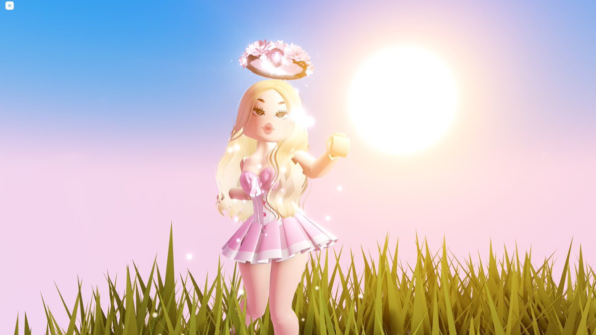 mystery halo giveaway 

follow me+<a href="/zmufyfy/">z</a> w (🔔) on
like and retweet

stay active
#royalehigh