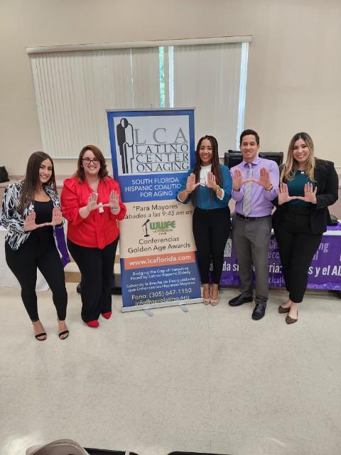 AnnellyBure's tweet photo. Another great community event with the Latino Center on Aging! #teamUM educando a nuestra comunidad latina @UMiamiNeuro https://t.co/GQt9DO3nXA