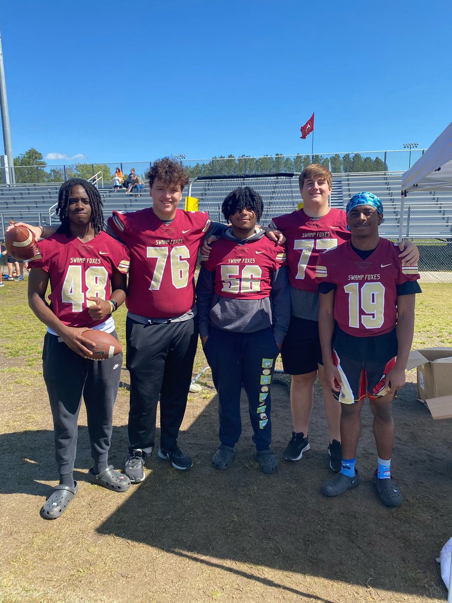 SwampFoxesFB's tweet photo. SwampFest 2023!  Great job by our players running our booth, and all of our guys who were a BUDDY for today’s event. Great job by the Ashley Ridge community! #HUNT https://t.co/DuIo4WeZoT