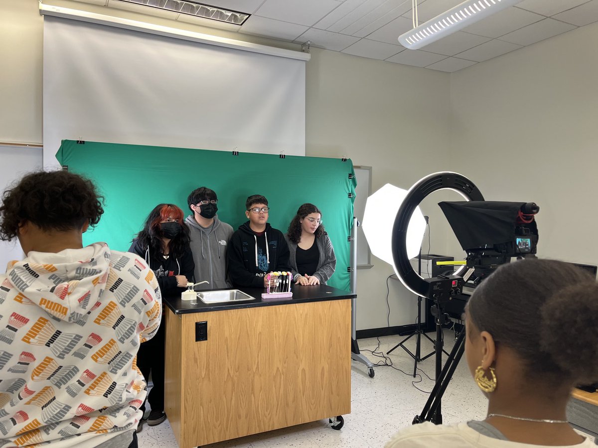 Mrs. Dunn tweet media