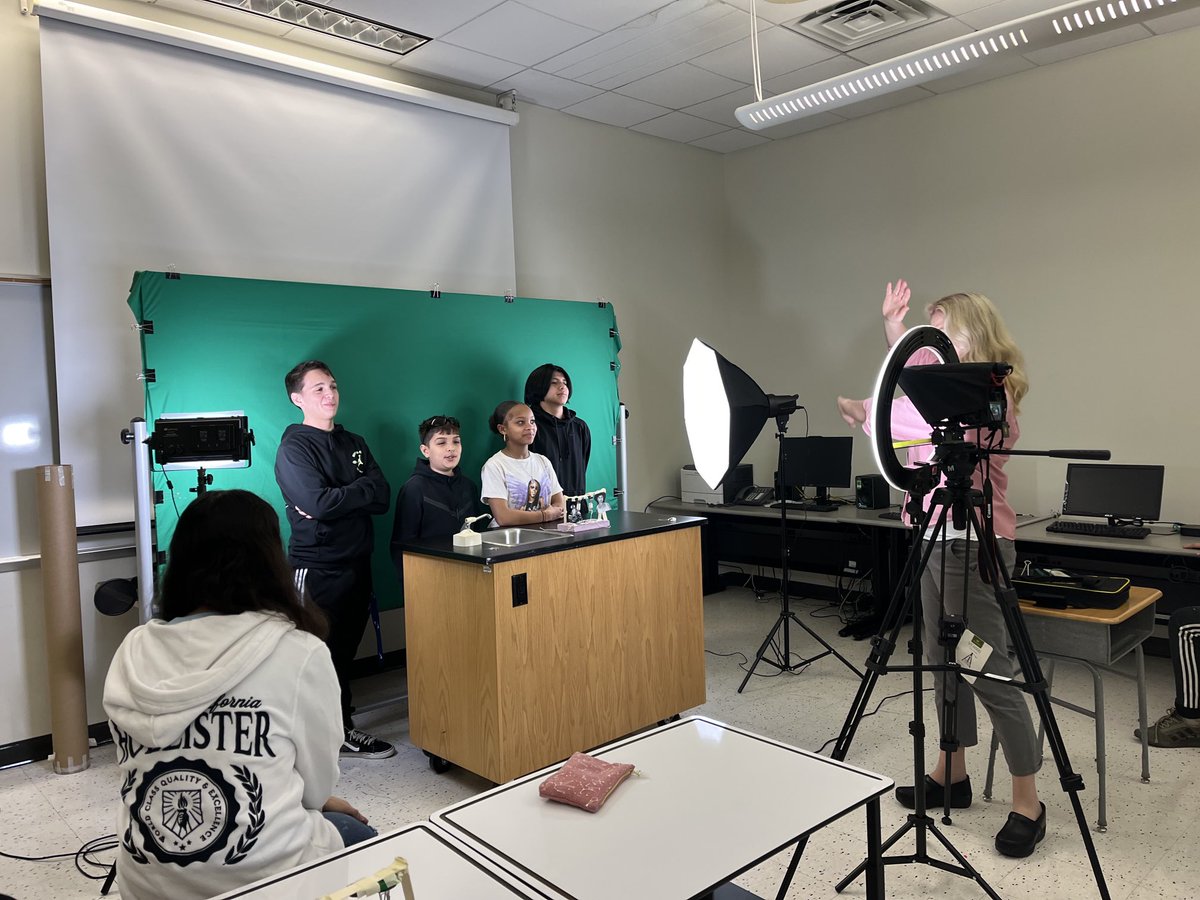 Mrs. Dunn tweet media