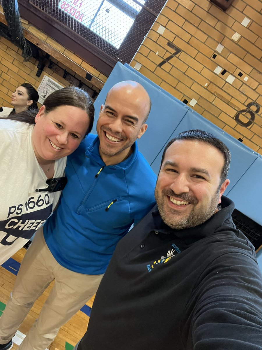 Principal_84Q's tweet photo. #SteinwayShoutOut to Principal Geller and @Ps166Q for letting us play on their court today. What a nail-biter of a game. Congrats to 166! I'm so proud of all the students, we had a blast! #SteinwaySWAG #Team84 #Team166 #Team30 π΅π‘πποΈ https://t.co/JPo9tnduWd