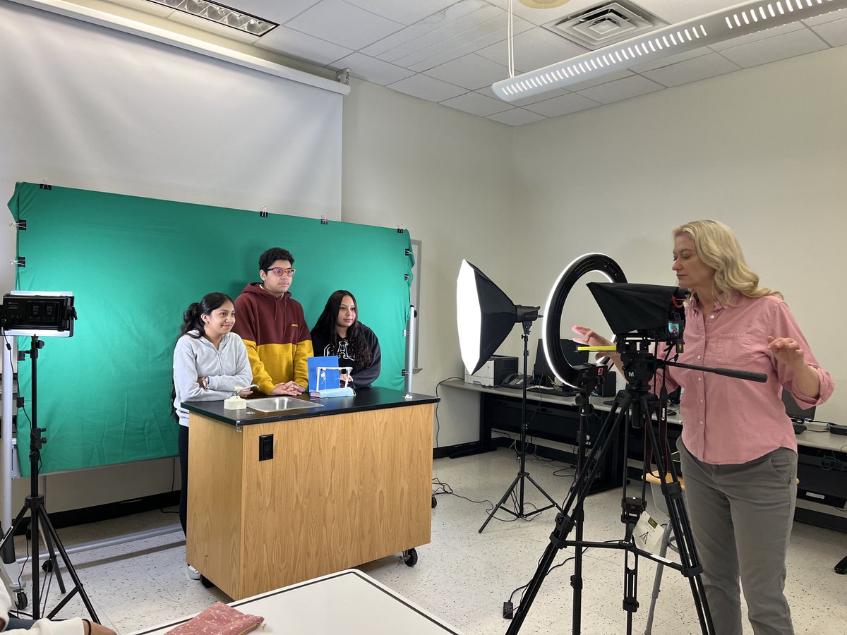 Mrs. Dunn tweet media