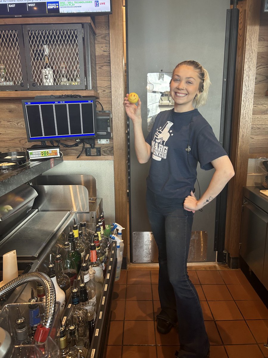 ATLs & and our little lemon friend “Bob” on this #ThirstyThursday #MargaritaMadness #CultureMatters #Cheers 🌶️🍻🍸