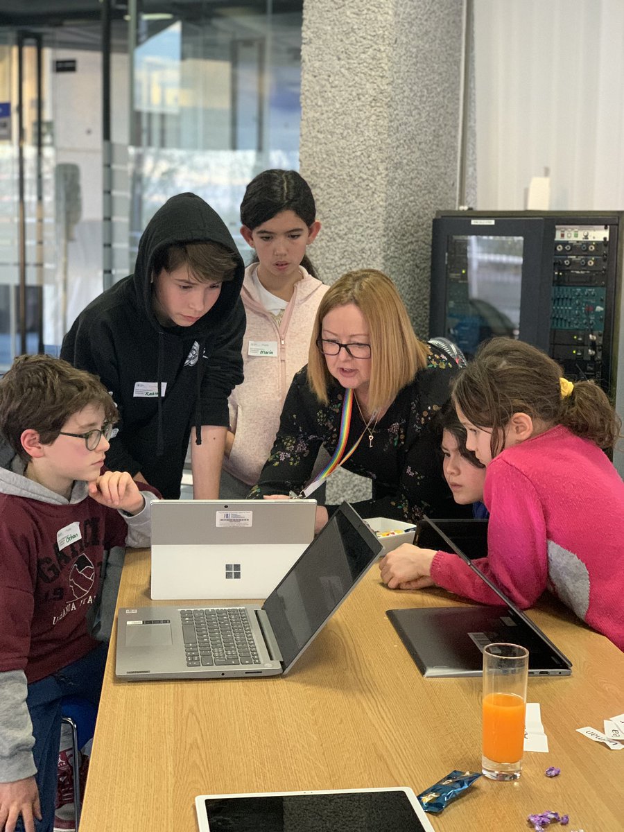 Workshop4Me's tweet image. Celebrating #iwd #InternationalWomansMonth  at @EIB running an intro workshop to #scratch, and conducting a #hackathon. Well done to each team for their fantastic project and presentation !

#iwd #eib #womensmonth #coding #hackathon #girlsintech #scratch  #workshop4me