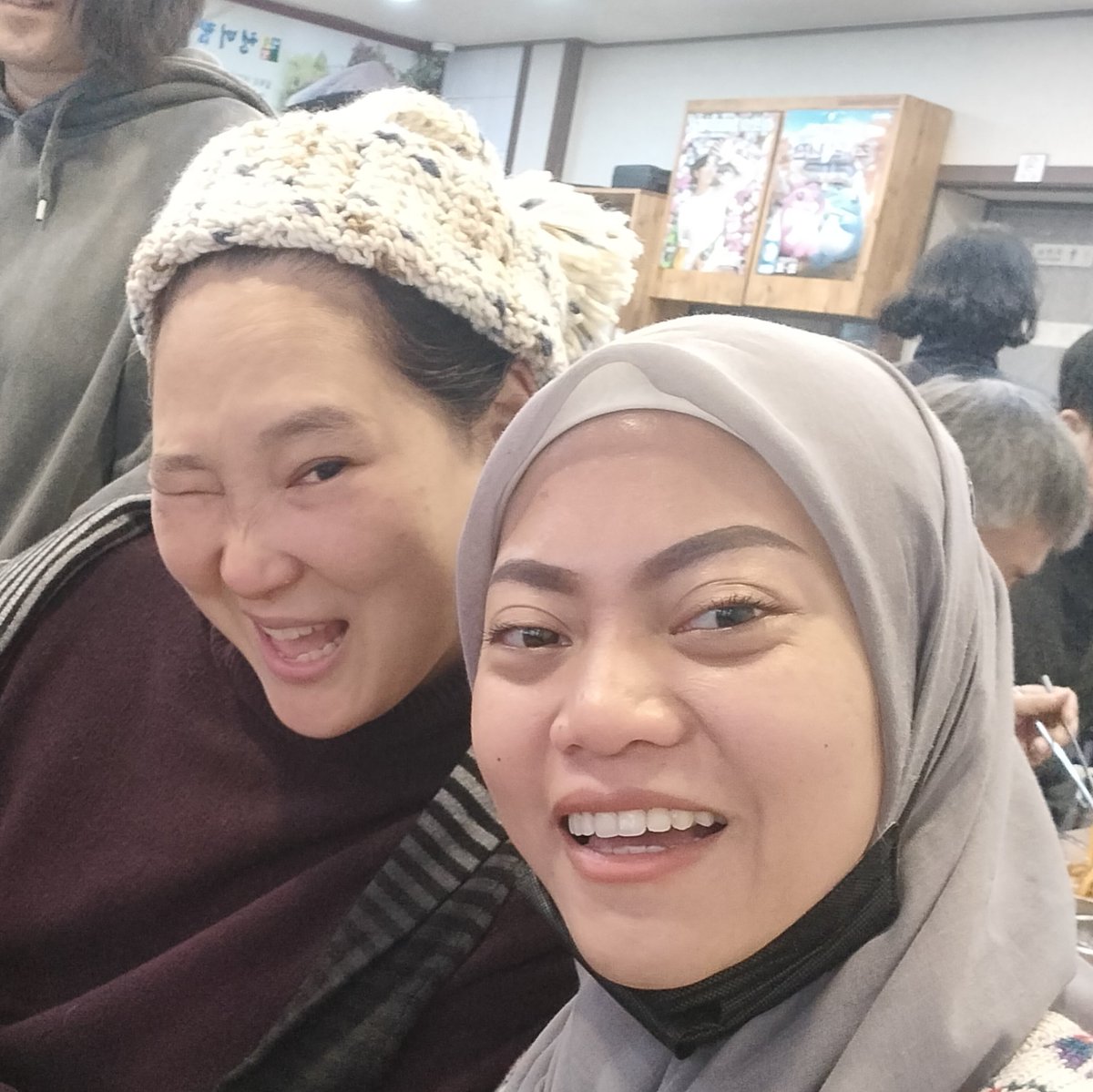 bilabraces's tweet photo. #NewProfilePic because I aged😆 hello again Twitter! Hopefully I can reconnect with old friends and making new friends too. Happy Ramadhan, enjoy your fast ✨🎉 https://t.co/47mZT74hwK