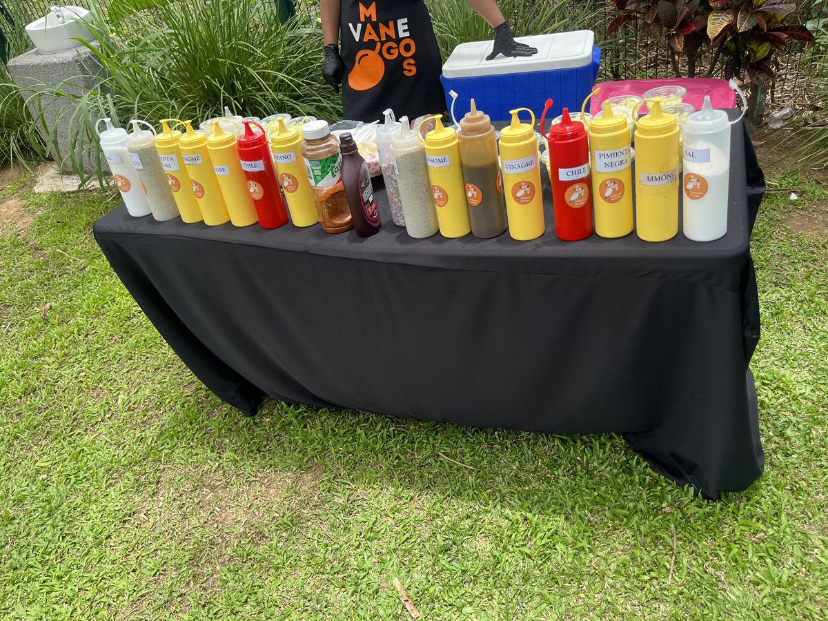 mangosvane's tweet photo. "¡Los mangos de MangosVane son imprescindibles para cualquier evento! Gracias a National Instruments por confiar en ellos para su último evento empresarial. Si necesitas mangos para tu próximo evento, contáctanos al 📲6413-8664 y únete a la familia #MangosVane. https://t.co/jL6gPpK9SI