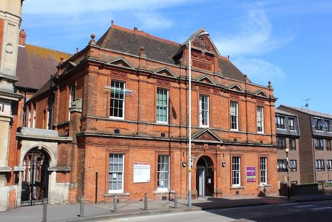 Demonstrate in defence of Folkestone Library 10am Saturday. KCC hang your head in shame-No to all cuts ✊🏻<a href="/SouthernSP/">Nick Chaffey</a> <a href="/fbunational/">Fire Brigades Union</a> <a href="/UniteSharon/">Sharon Graham</a> <a href="/RMTunion/">RMT</a> <a href="/GMB_union/">GMB Union</a> <a href="/unisontheunion/">UNISON - UK's largest union</a> @sarahcarps <a href="/MPDNUT/">Martin Powell-Davies</a> <a href="/POAUnion/">POA</a>