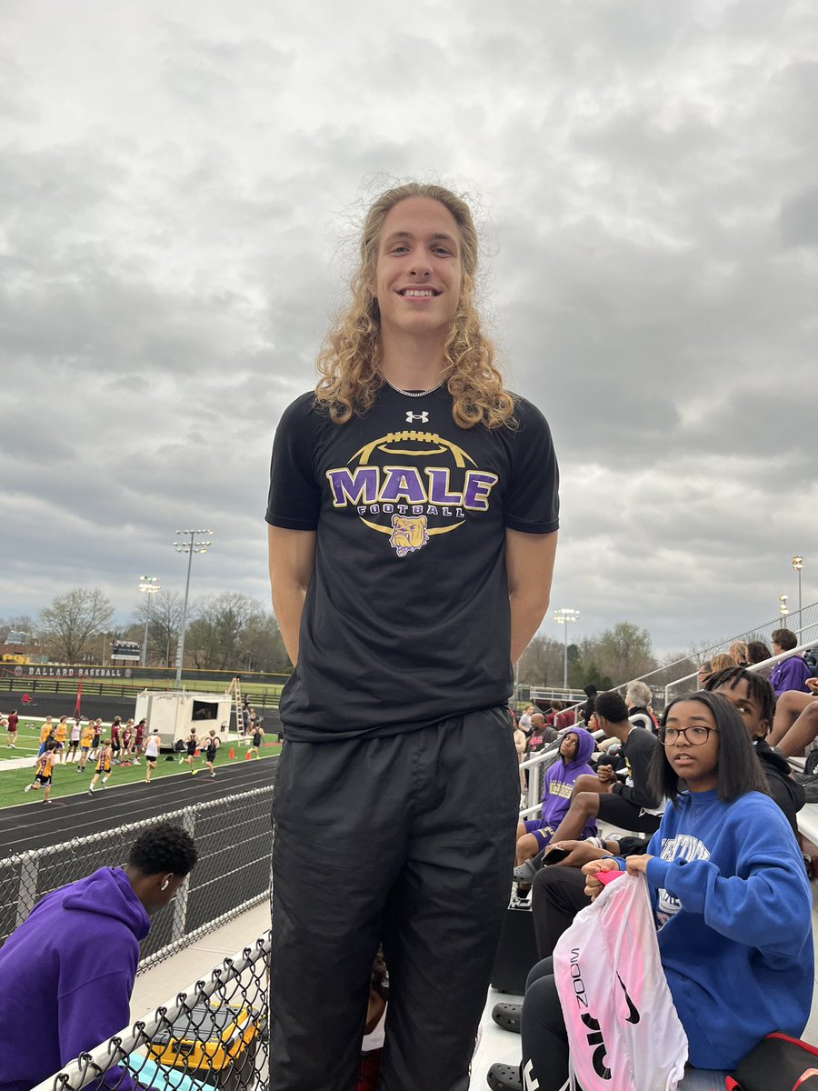 CONGRATS to <a href="/MatthewHinz4/">Matthew Hinz</a> for placing 1st in 400m!!
@LMHSCoachSmith <a href="/MaleBulldogs/">MALE HS Athletics</a>