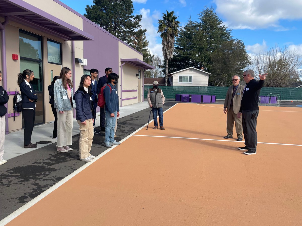 PleasantonUSD's tweet image. A great #YouthinGovernment Day with our #PUSDedu high school students learning about public service through local government. Thanks to Board President Steve Maher, VP Mary Jo Carreon &amp;amp; Trustee Kelly Mokashi for helping showcase the many opportunities to serve through education